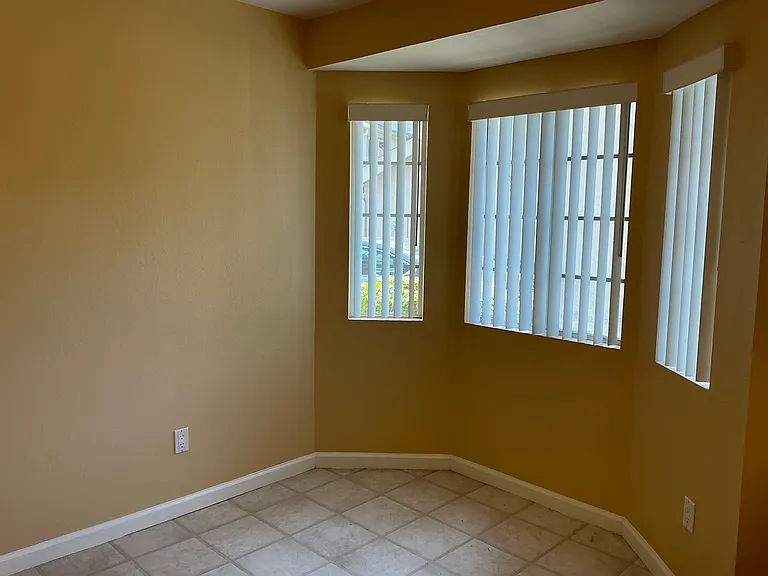 3205 E Fox Run Way — Photo 9