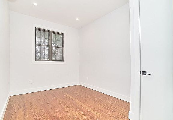 5th image of 241 Marion St #3L