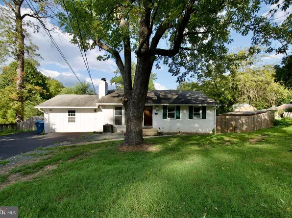 7538 Axton St, Springfield, VA 22151