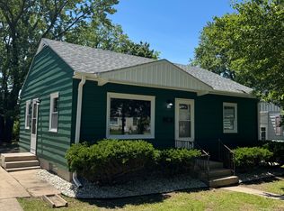147 W Martin Ln, Milwaukee, WI 53207