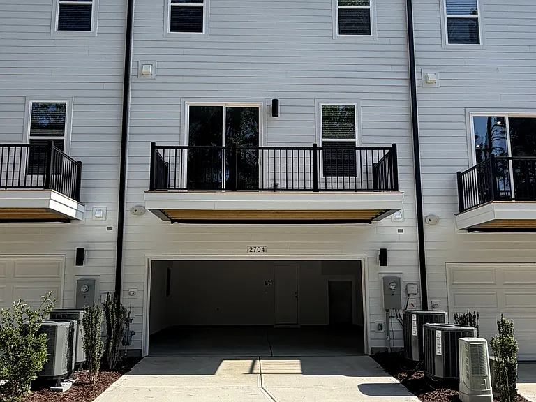 2704 Kempthorne Rd — Photo 11