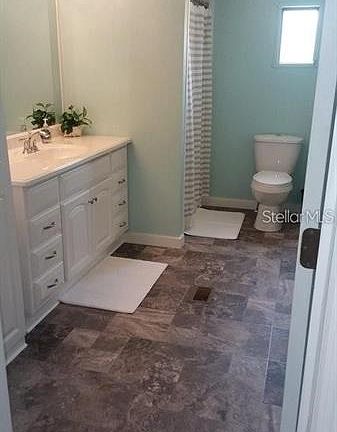 4th image of 460 Hilltop Ct