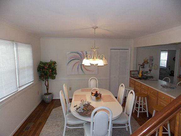 5th image of 4717 West Ave