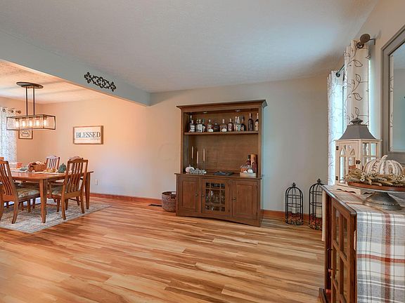 5th image of 6373 Amston Dr