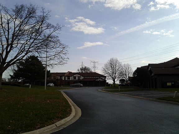 5th image of 9748 Mill Dr E APT 1E