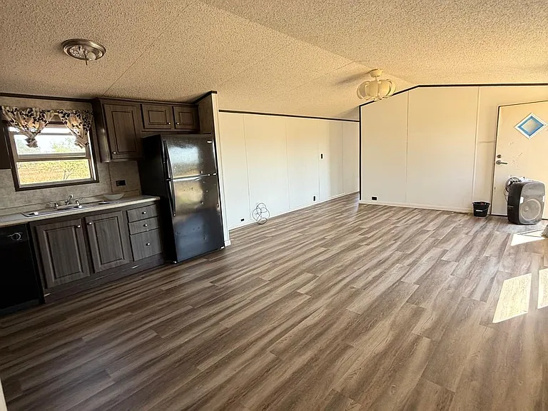 21508 Campbellton Rd — Photo 3