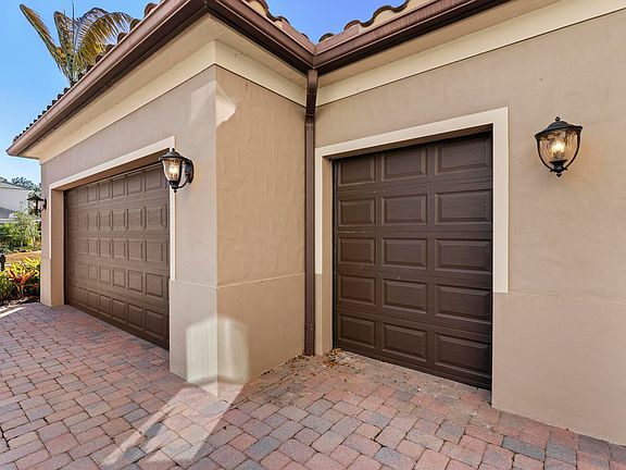 4th image of 259 SE Calmo Cir
