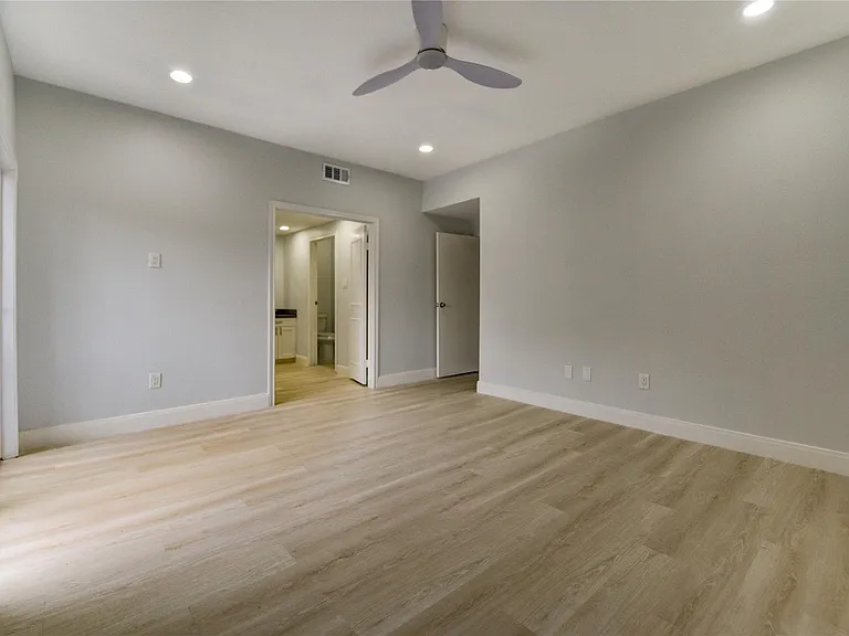 11711 Memorial Dr #534 — Photo 26