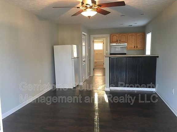 2nd image of 329 Granbury St