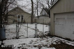 3rd image of 212 E Rose St