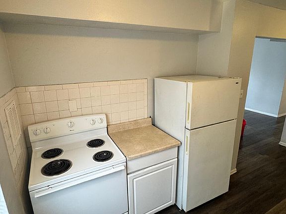 5th image of 2919 Chippewa St #A