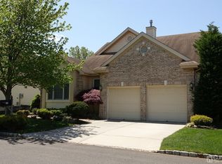 55 Harwood Rd, Monroe Township, NJ 08831