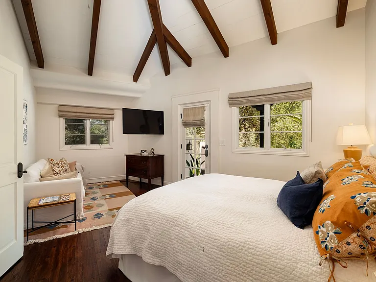 655 Coyote Rd — Photo 14