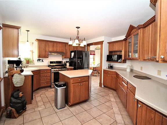 4th image of 2879 N Mackinaw Trl