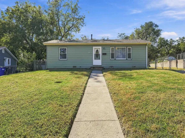1213 Pershing Dr, Junction City, KS 66441