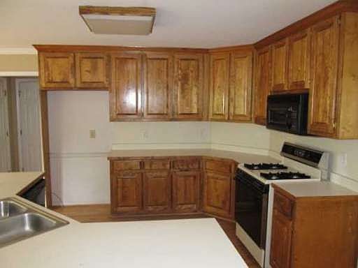 2nd image of 917 Feather Creek Ln