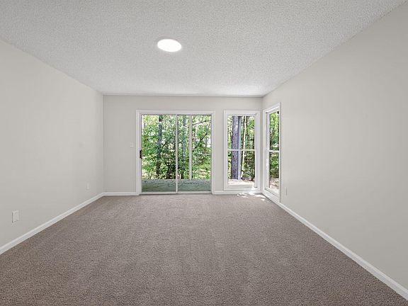 3rd image of 3515 Willow Tree Ln
