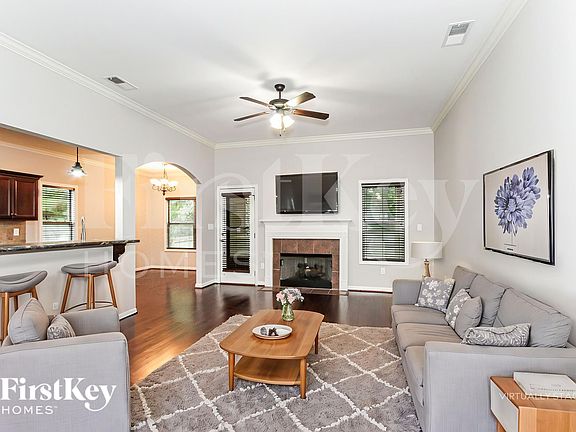 3rd image of 2067 Kerry Cir