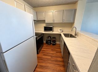 98-410 Koauka Loop APT 17E, Aiea, HI 96701