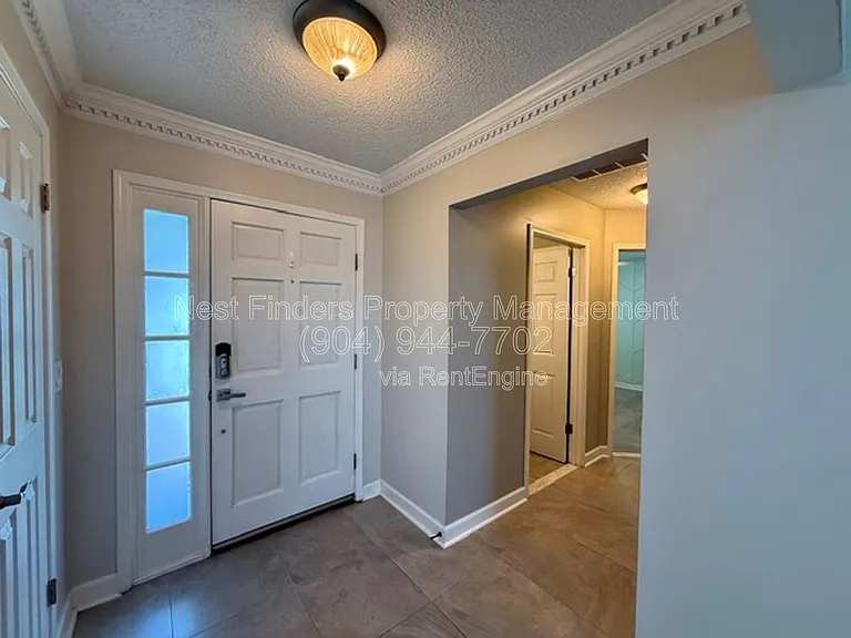 1695 Evans Dr S — Photo 2