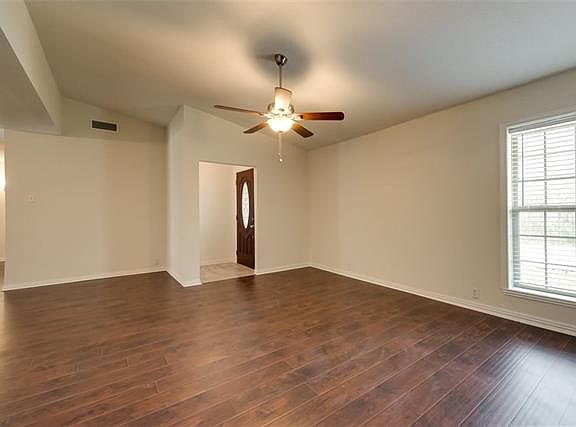 5th image of 2716 Oak Grove Dr