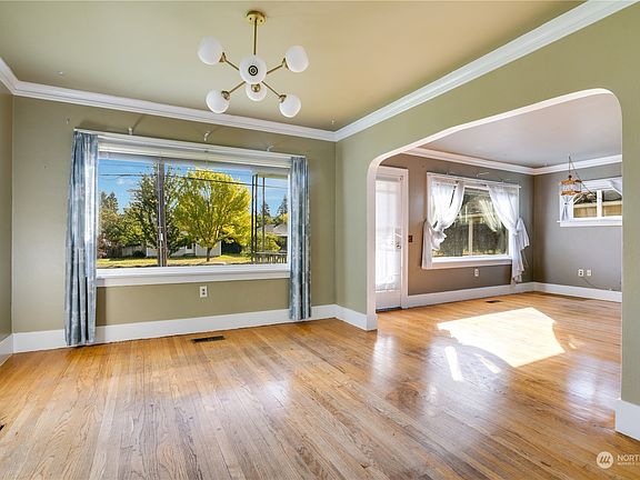 5th image of 4522 Pacific Avenue