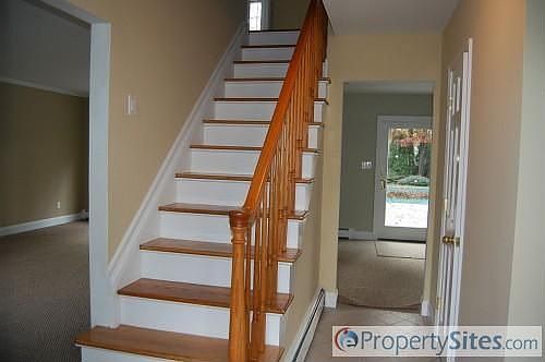 5th image of 12 Bucknell Ln
