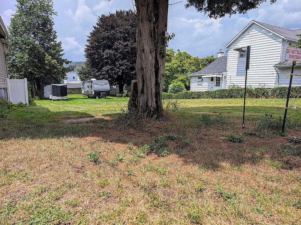 2nd image of 545 Meyers St