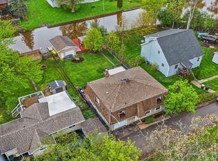 34820 N Holman Ave, Ingleside, IL 60041