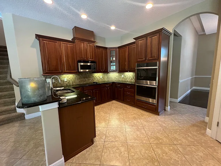 630 Broadoak Loop — Photo 30