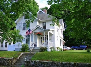 37 Pleasant St, Clinton, MA 01510