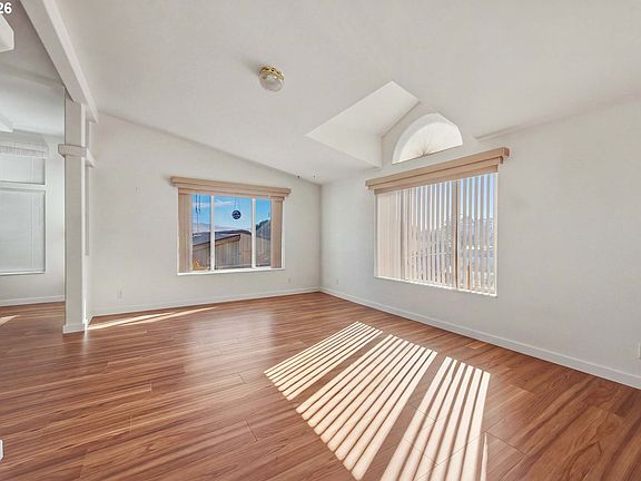 2nd image of 1009 Honey Do St