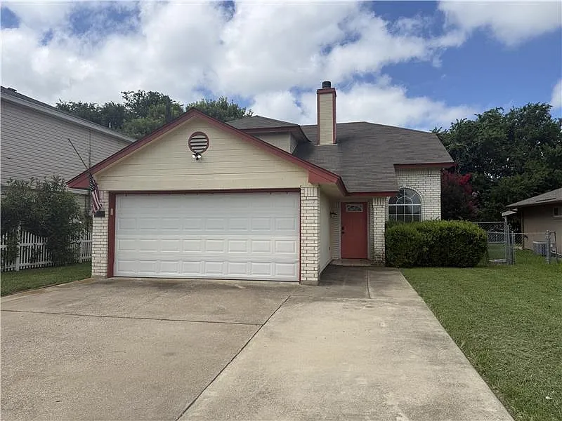 2302 Tracey Ann Ln