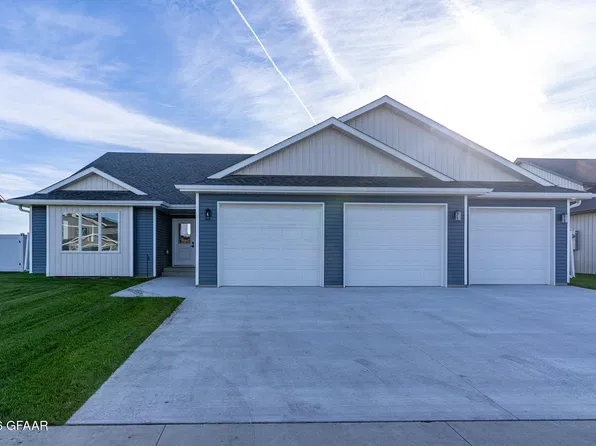 6629 S 20th St, Grand Forks, ND 58201