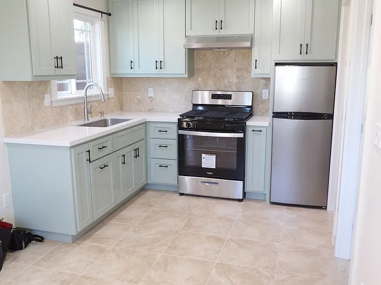 1108 W Hickory Ave #A — Photo 2
