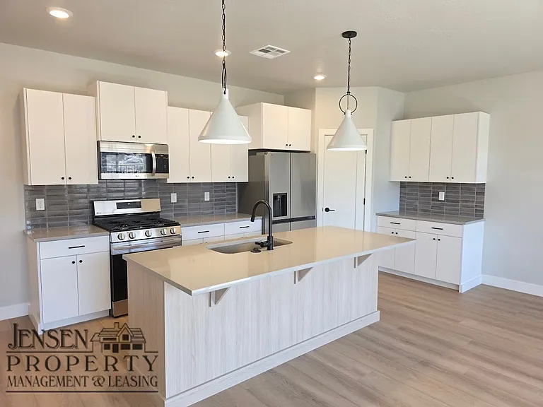 3984 E Fossil Way — Photo 7