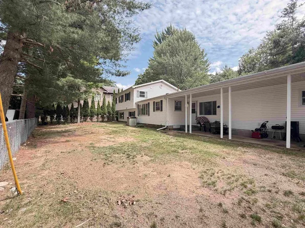 127 E Shadow Lake Rd, Prudenville, MI 48651