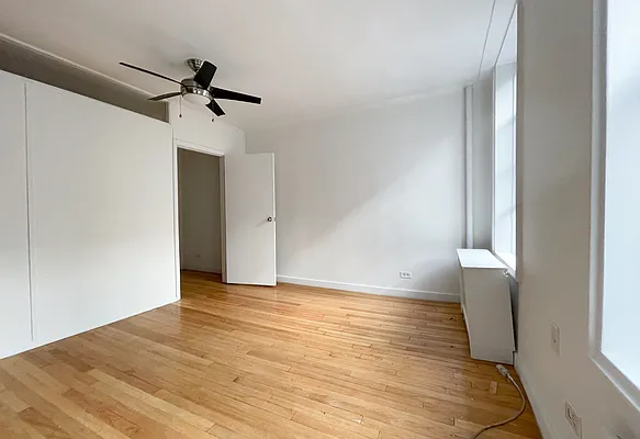 Rented by Kahen Properties | media 11