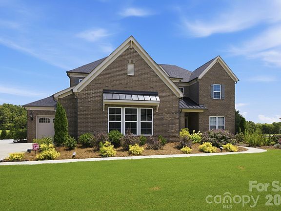 3rd image of 721 Cavesson Way
