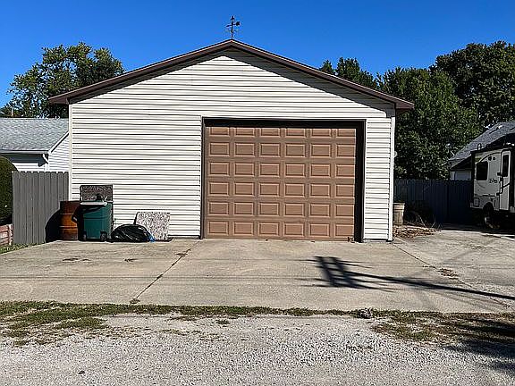 5th image of 2717 Shelby Ave