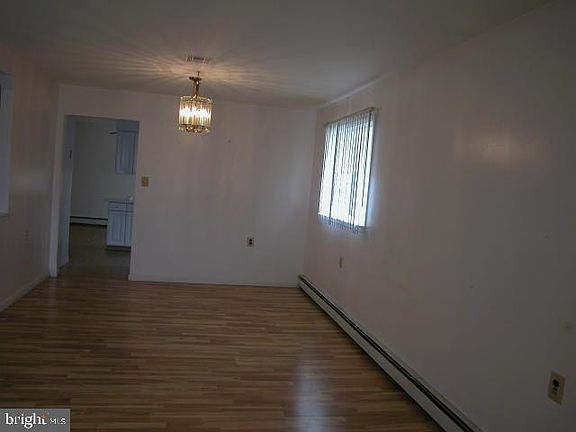 3rd image of 83 Bonaire Dr