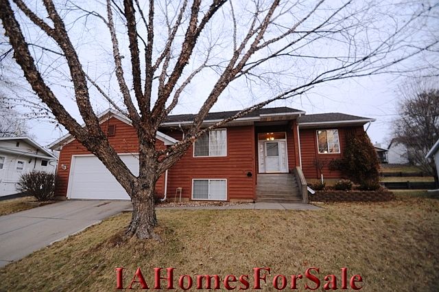 2814 Camelot Ave. NW
