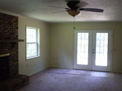 5th image of 912 Lakeshore Dr