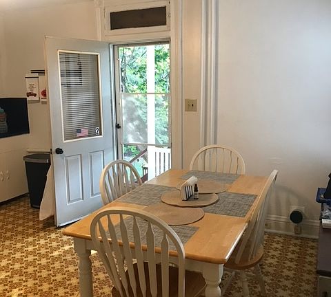 4th image of 638 Maple St #2