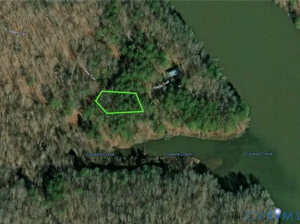 300 Happy Trl, Blackstone, VA 23824