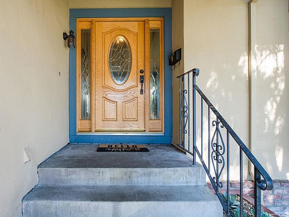 3rd image of 1547 Anna Way