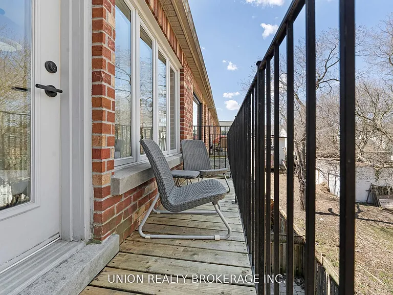59D Woodbine Ave — Photo 23