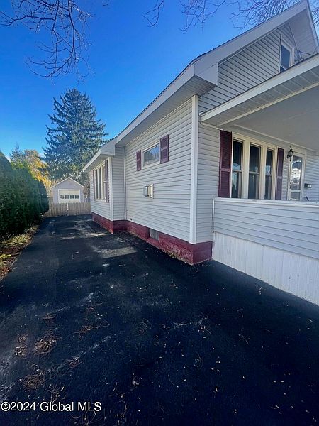 2nd image of 1838 Guilderland Avenue