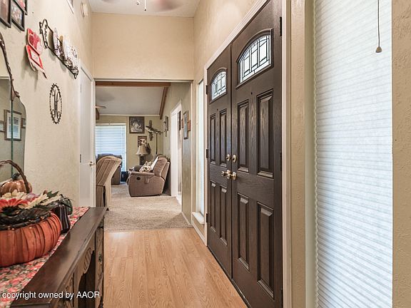 3rd image of 1012 Shelley Dr