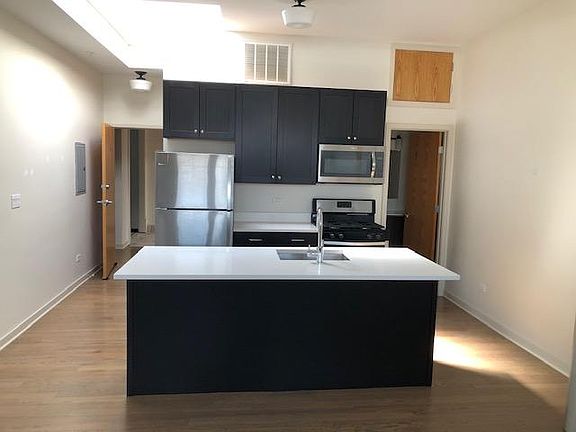 2nd image of 141 Park Ave Unit 3